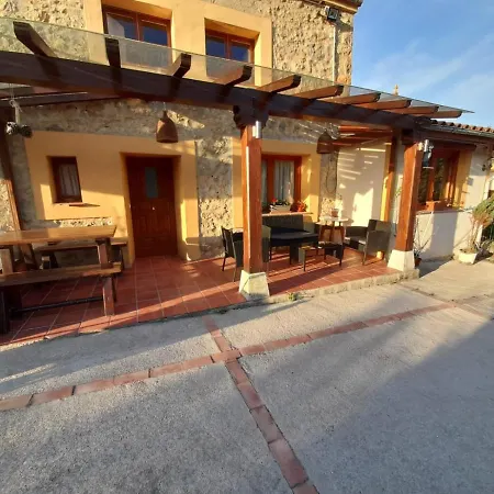 Vakantiehuis Cerezal 2 *